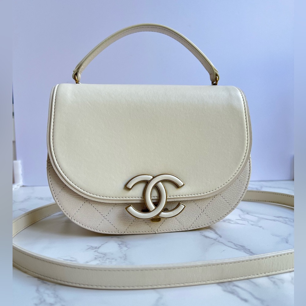 Authentic Preloved Chanel Small Coco Curve Flap bag in Ivory